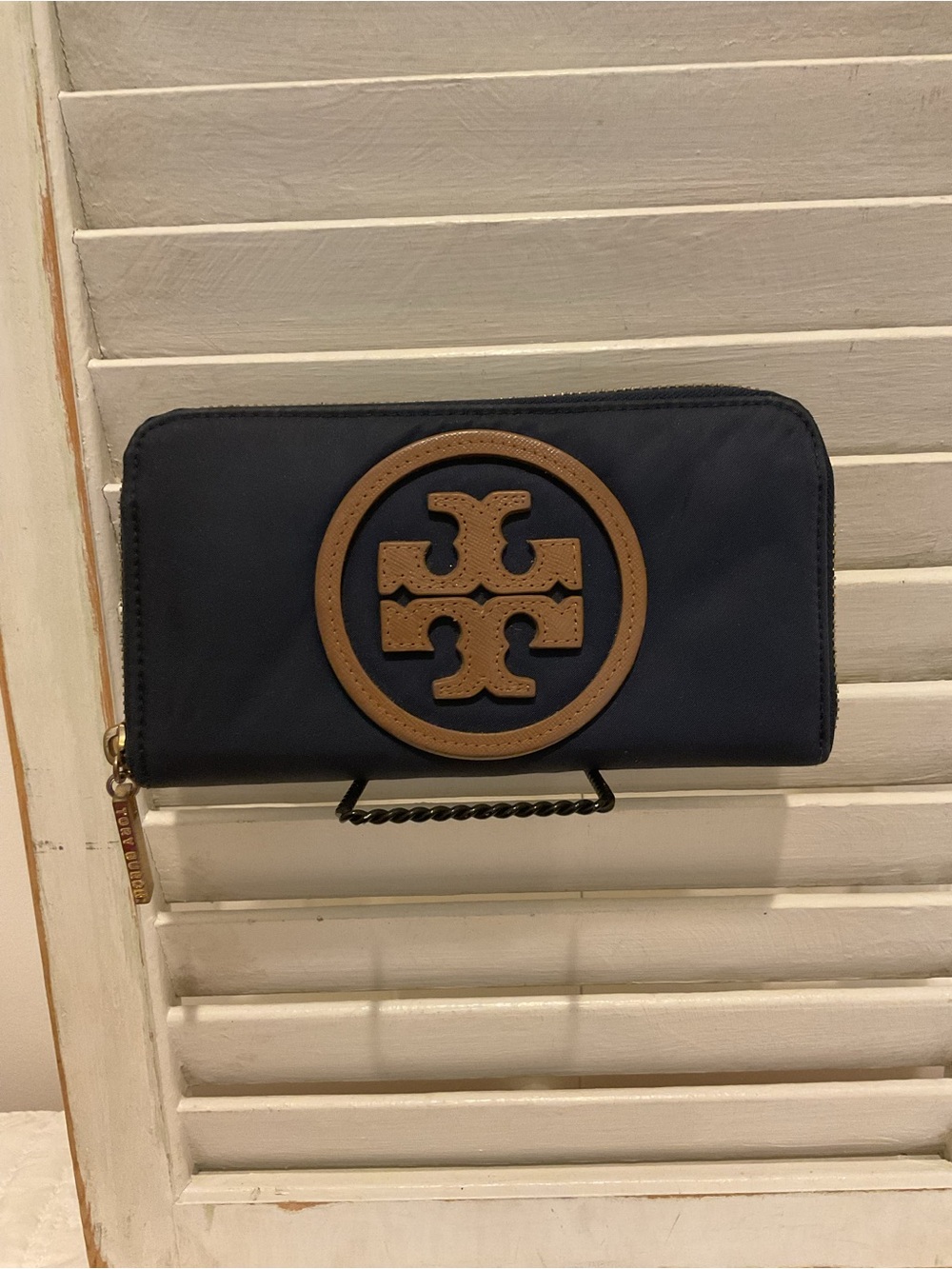 Tory Burch Navy Zip Wallet with Tan Logo Emblem